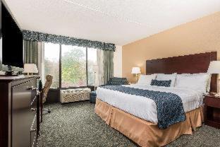 Lackey Hotel | Wyndham Garden Williamsburg Busch Gardens Area