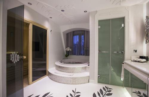 Fenerbahce Hotel | Wyndham Grand Istanbul Kalamış Marina Hotel
