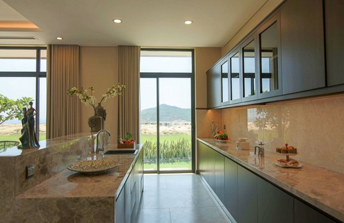 Cam Ranh Hotel | Wyndham Grand KN Paradise Cam Ranh
