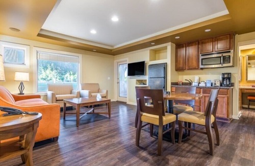 Paradise Valley Village Condo | Wyndham Orange Tree Resort - Spacious 1 Bedroom