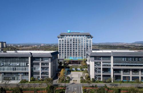 Qujing Hotel | Wyndham Qujing Luliang