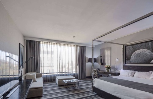 La Dehesa Hotel | Wyndham Santiago Pettra