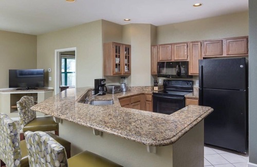Sevierville Condo | Wyndham Smoky Mountains|1BR/1BA Balcony King Suite