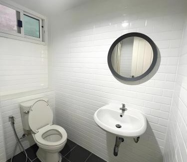 Wang Burapha Phirom Apartment | X Mitr Inn The Grand Palace Bangkok - Mrt Samyot Station