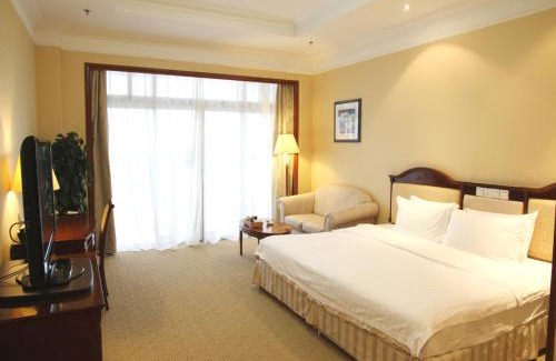 Siming Hotel | Xiamen International Seaside Hotel -Hotel corridor leads to the stone exhibition hall