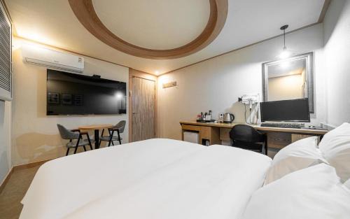 Goyang Hotel | XYM Hotel