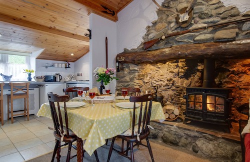 Rhyd-y-clafdy House | Y Bwthyn - Two Bedroom House, Sleeps 4