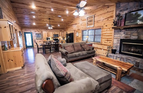 Broken Bow Cabin | Y Knot- Broken Bow/Hochatown- 2bd -