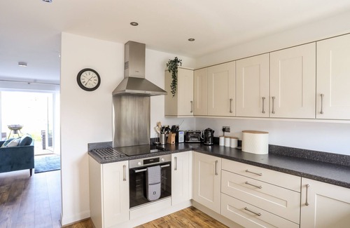 Brynteg Cottage | Y TY PREN, with a garden in Benllech