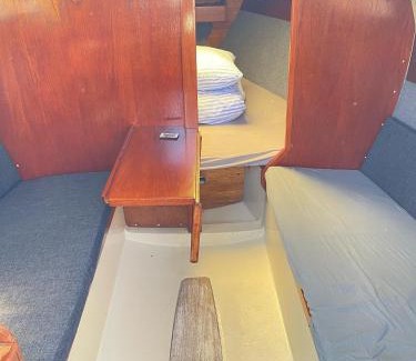 Vollen Boat Rental | Yacht C&C