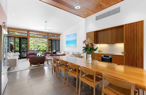 Flametree Villa | Yangaro