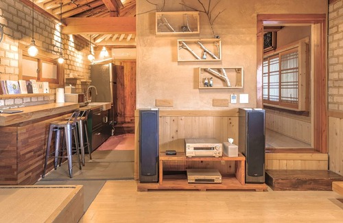 Seojong House | Yangpyeong Agni Choshi Mae Hanok Stay