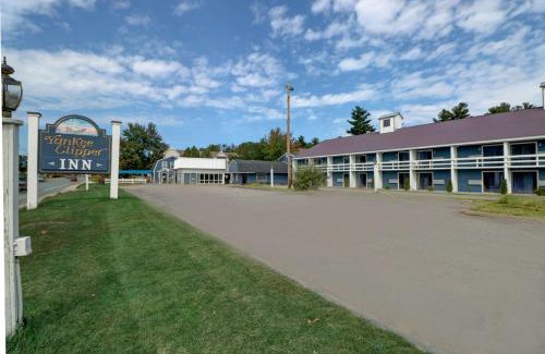 North Conway Hotel | Yankee Clipper Inn, SureStay Collection by Best Western