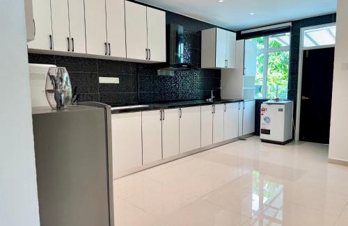 Kampung Nibung House | YANZI homestay