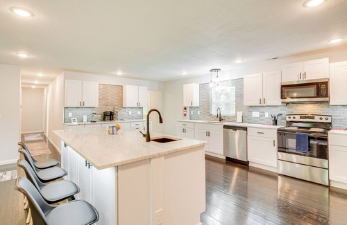 Lamar House | Yard w/Patio: Family-Friendly Home in Lamar!