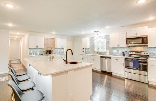 Lamar House | Yard with Patio Family-Friendly Home in Lamar!