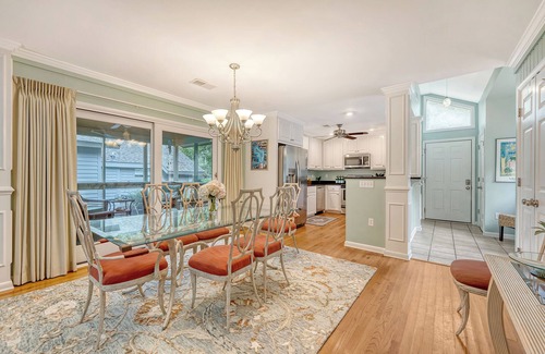 West Beach Cottage | Yards to the beach, charming cottage