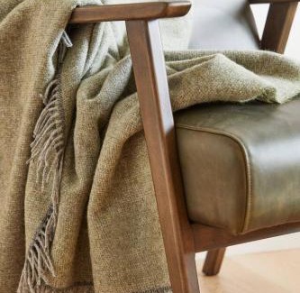 Ballycastle Apartment | Yarn - Milo Deluxe King Suite