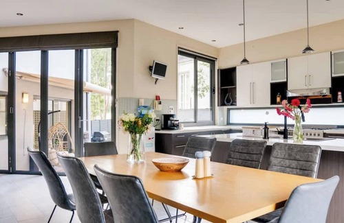 Chirnside Park House | Yarra Valley Serenity House in Golf Course Resort