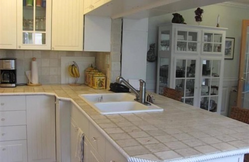 Leeds and the Thousand Islands Cottage | Year Round Lakefront Property On Beautiful Charleston Lake