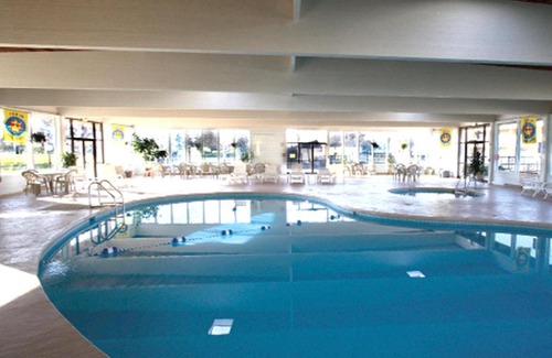 Mishicot Apartment | Year-Round Relaxing Golf Resort and Conference Center