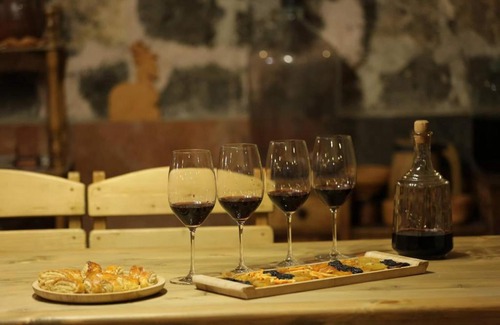 Oshakan House | Yeganyans Guest House and Wine Yard