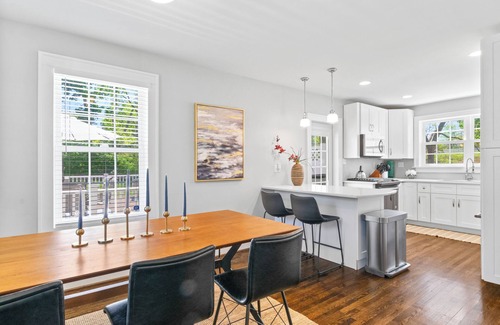 Radford House | Yellow Bird Cottage - Cozy home minutes from Radford University, with large deck