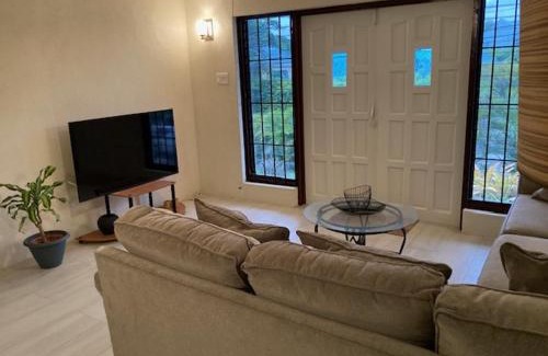 Deanes Apartment | Yellow Doors - Tranquil comfortable retreat