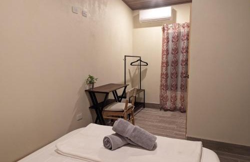 Penjamo Apartment | Yellow House - Country house near La Fortuna