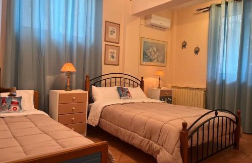 Nea Palatia Apartment | Yellow House Oropos