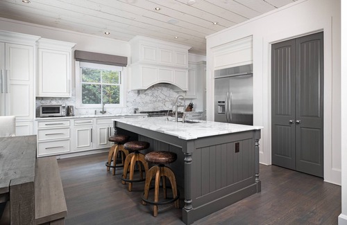 Highlands House | Yellow Mountain Estate | Modern Beauty | Sleeps 20