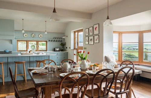 Thurlestone Cottage | Yellow Sands - a house that sleeps 10 guests in 5 bedrooms
