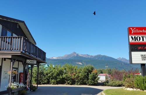 Valemount Hotel | Yellowhead Motel