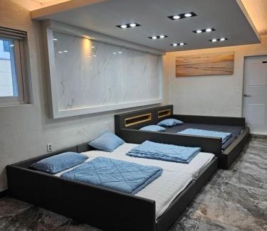 Yeosu House | Yeosu Bamview Stay