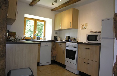 Guern Cottage | Yew, Les Verts Paturages