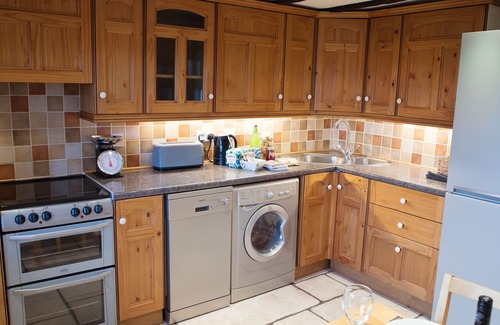 Little Malvern Cottage | YEW TREE COTTAGE, pet friendly, character holiday cottage in Malvern