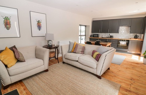 South Ferriby Cottage | YEW TREE COTTAGE, romantic, with open fire in South Cave
