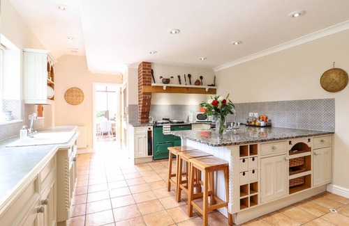 Charlton-on-Otmoor House | YEW TREE FARM, pet friendly, character holiday cottage in Brill