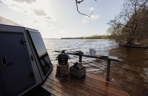Hoor Cabin | Yggdrasil Igloo Water Huts Skåne