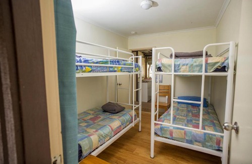 Morning Bay Hostel | YHA Pittwater Eco, Sydney