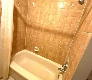 Township of Woolwich House | YKF Airport Home-FREE FAST WIFI-FREE PARKING