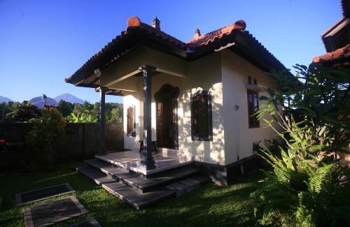 Munduk House | Yoga Homestay
