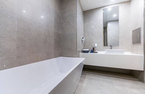 Giheung-gu Hotel | Yongin Singal Lago