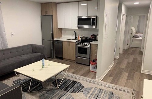 Thornhill Apartment | Yorkdale-Glen Sweet Apartment Suites