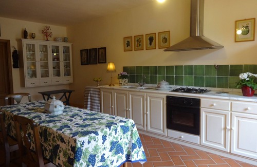 Vicopelago Cottage | Yorkie Cottage in Lucca in the grounds of a historic house