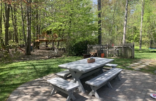 Hampton House | You may just want to move in! #amazingTreeHouse