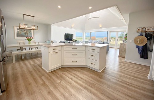 Shell Island House | You may overlook the ocean at Ocean Perch, but don’t overlook the decor!