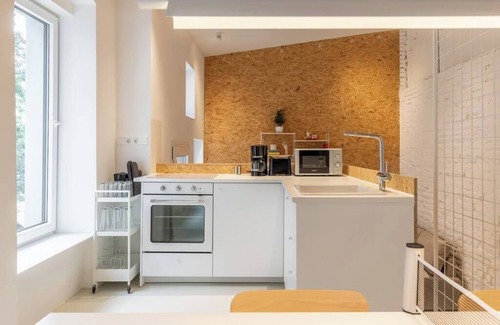 Weissensee Apartment | Youngster 50sqm 4room maisonette apt near center