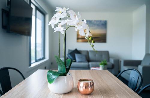 Youngtown Apartment | Youngtown Executive Apartments - 2BR included, Free Parking & Wifi, Sofa Bed & Cot fee applies
