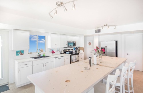Jimmy Hill House | Your barefoot-luxury home base in Exuma — with a private pool for easy vacations
